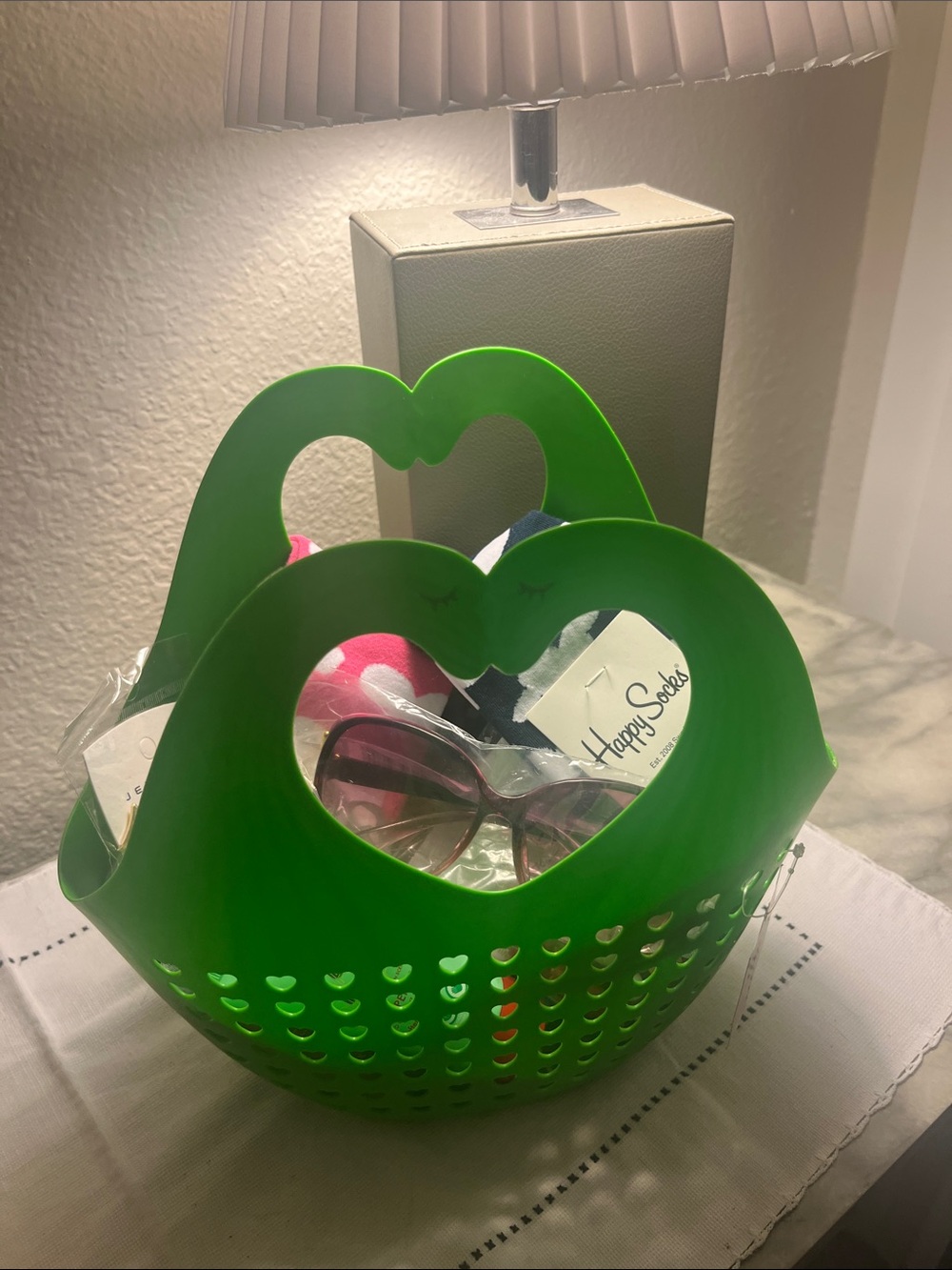 NWT!!Green Heart Handle Basket with Sunglasses & Accessories Great items !!!